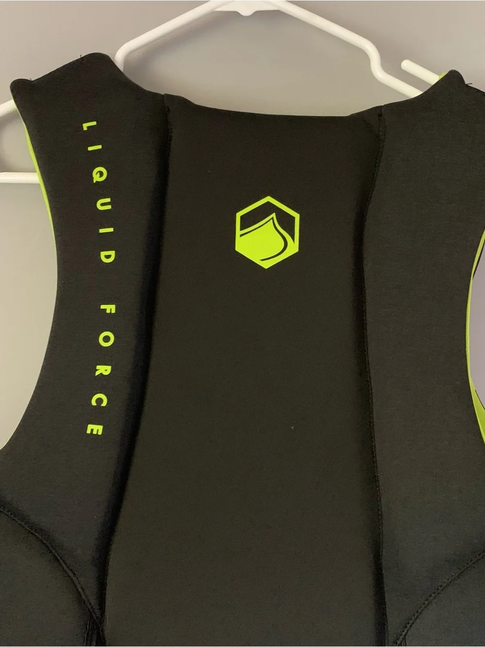 NWOT. LIQUID FORCE Men’s Rush Life Jacket